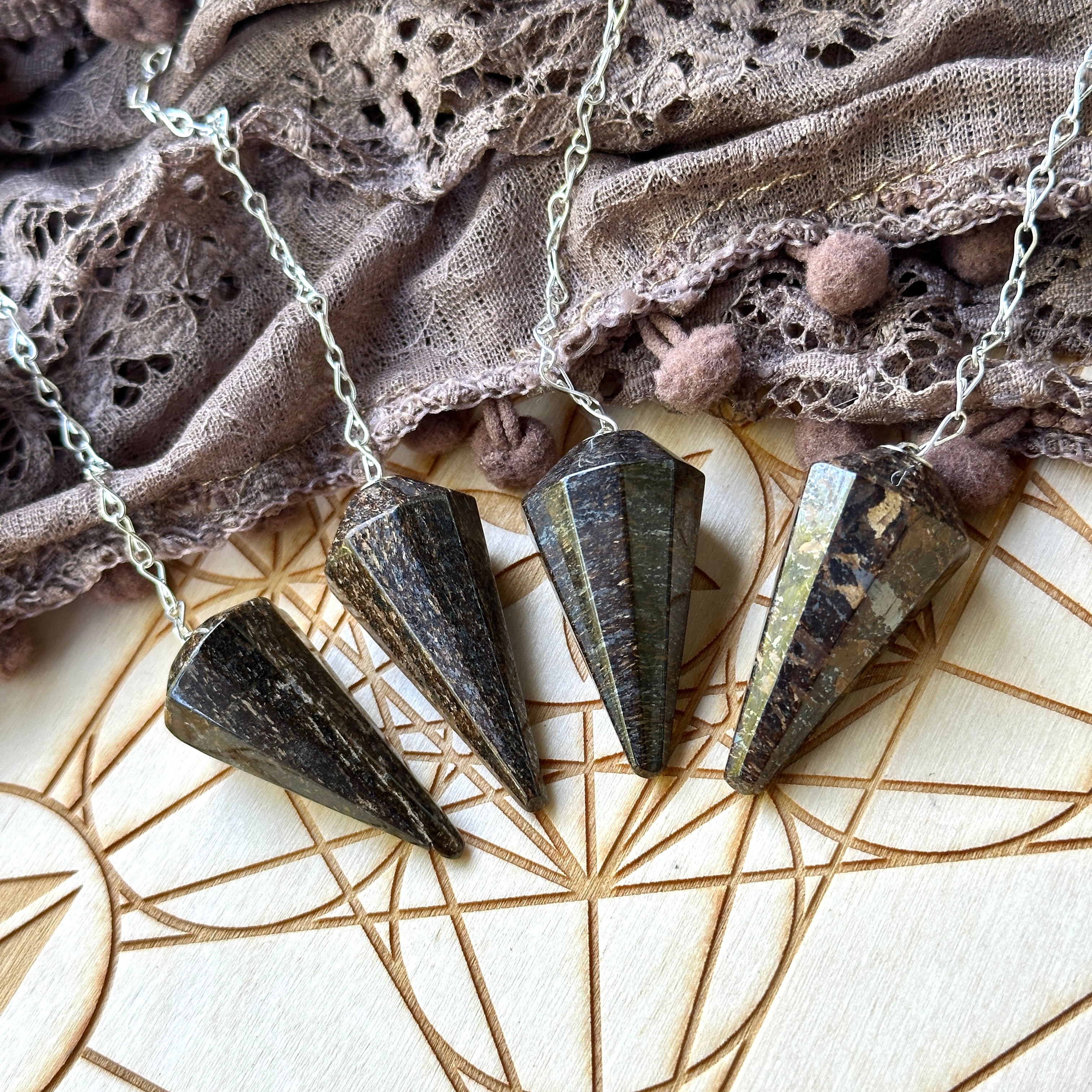Bronzite Pendulum for Divinination
