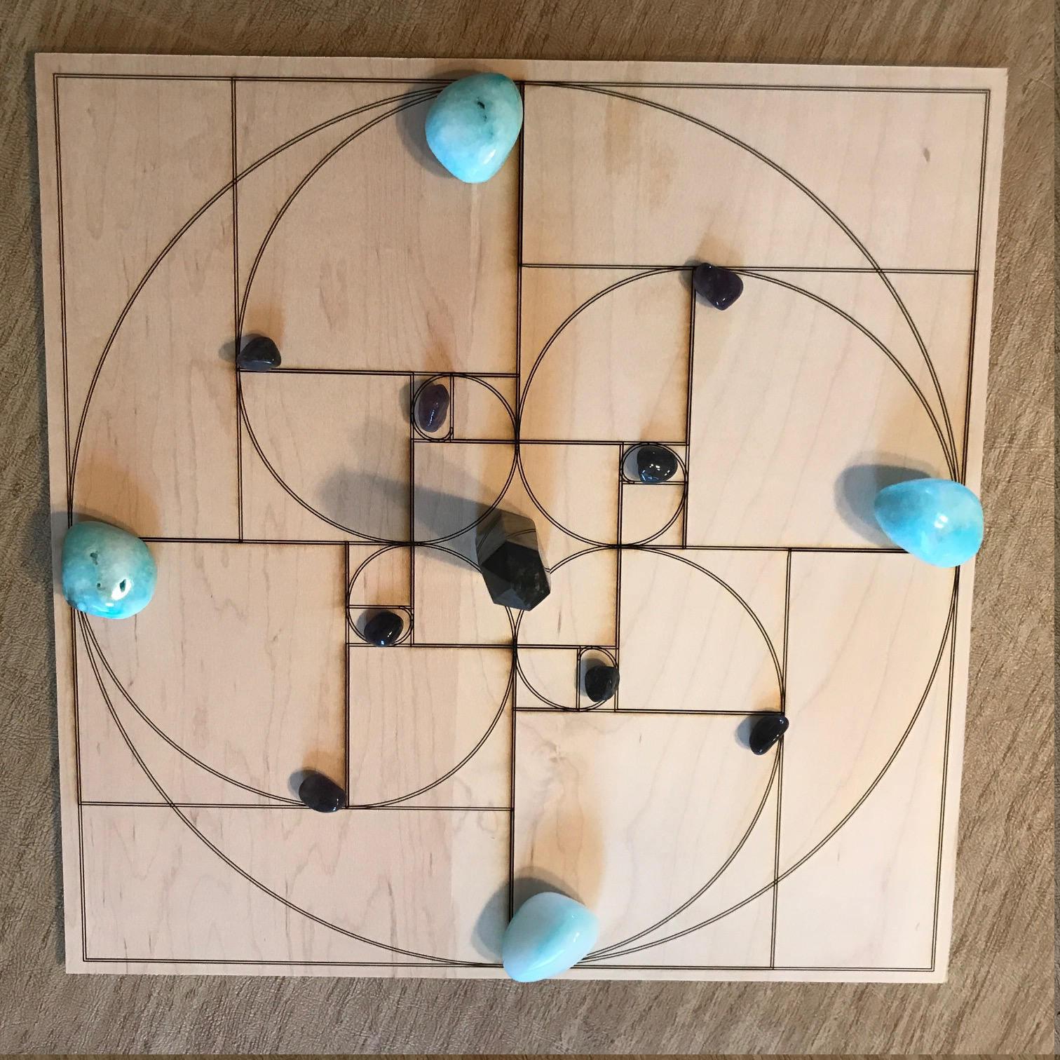 Golden Ratio Crystal Grid