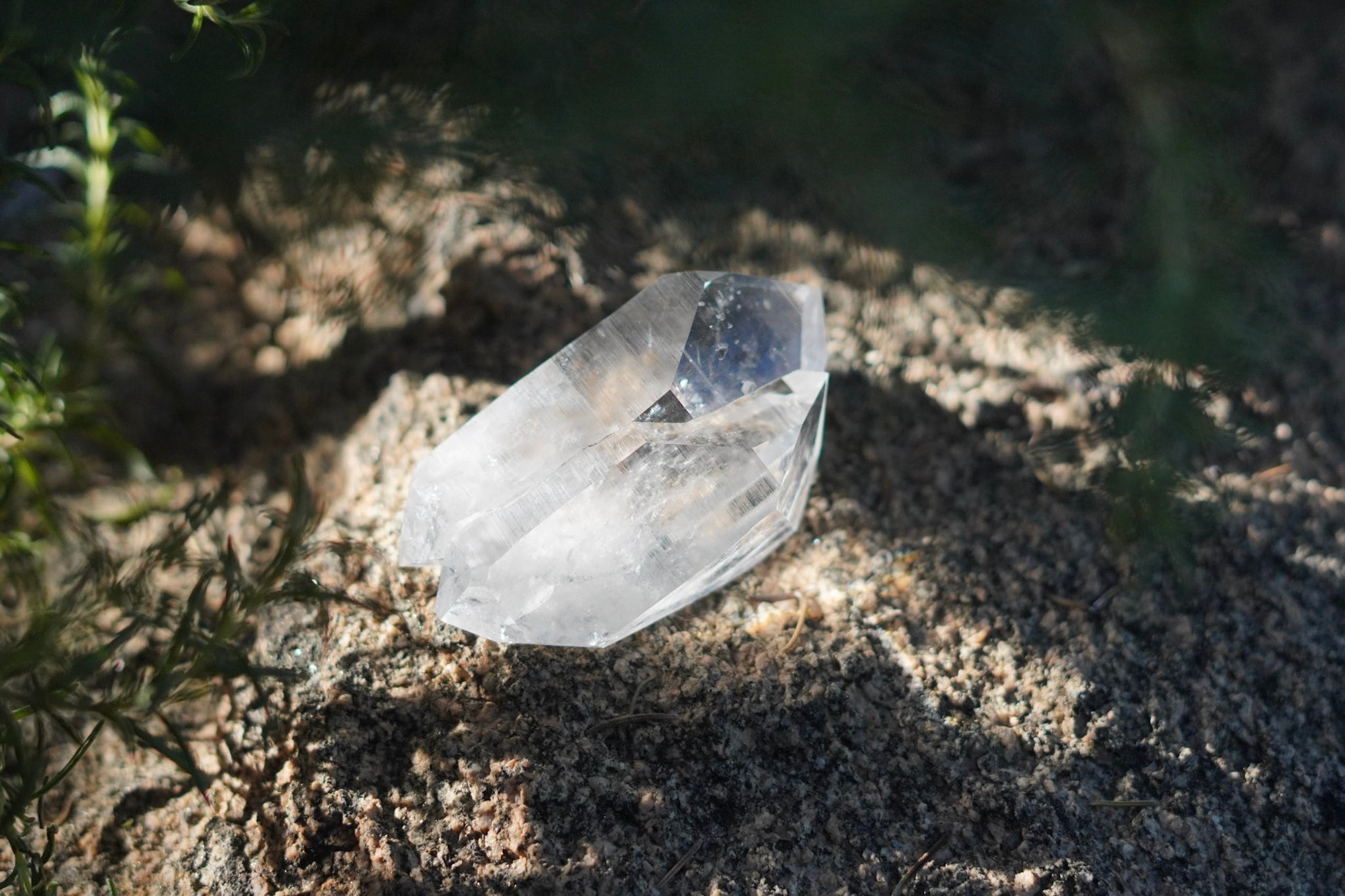 Ultra Clear Quartz Healing Crystals from Arkansas, USA - Medium Points