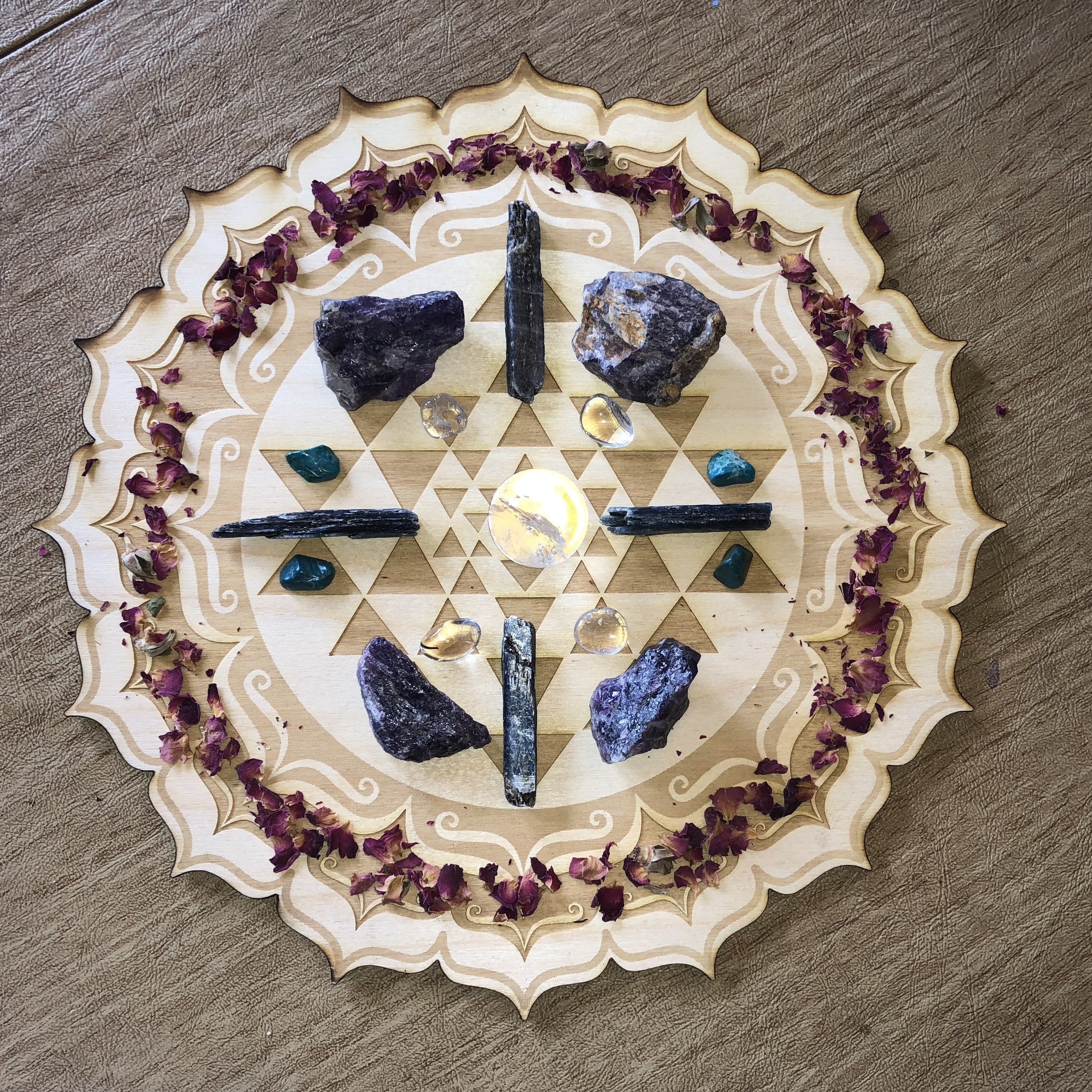 Sri Yantra Crystal Grid #2 - Earth Family Crystals