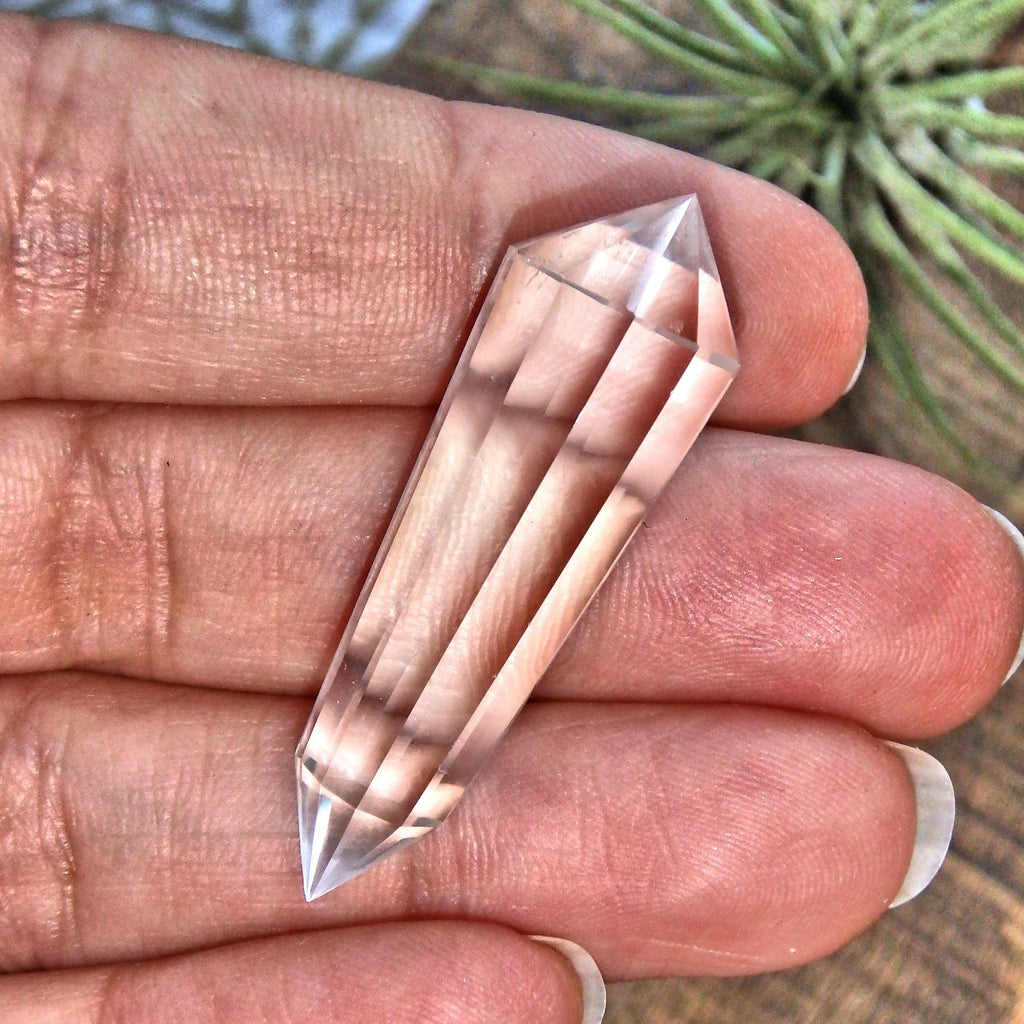 Adorable Clear Quartz Dainty Vogel Wand Carving1 - Earth Family Crystals