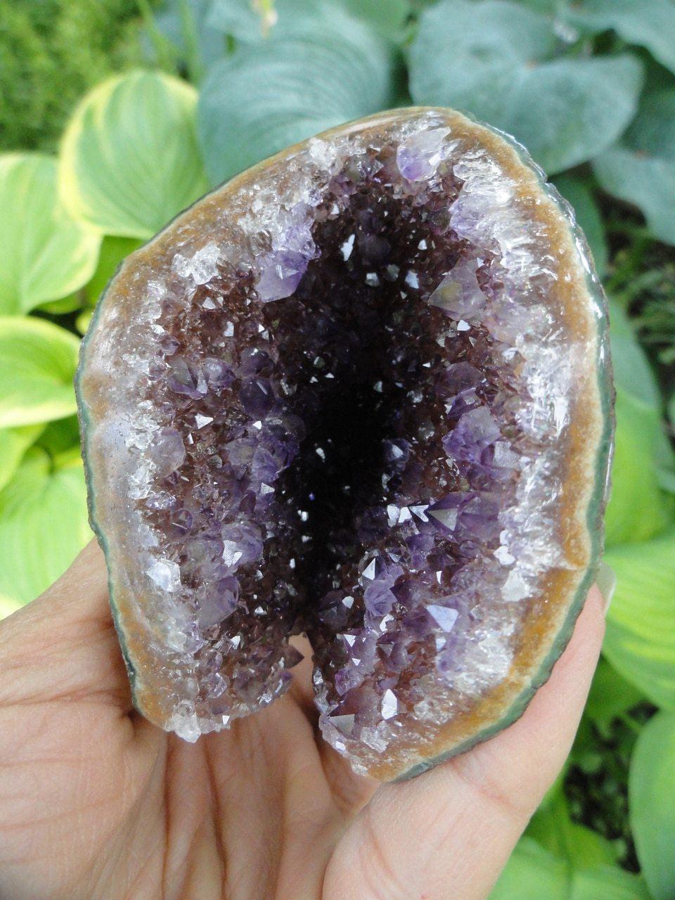 Natural Amethyst Geode Crystals (Healing Stones) – Mantraness