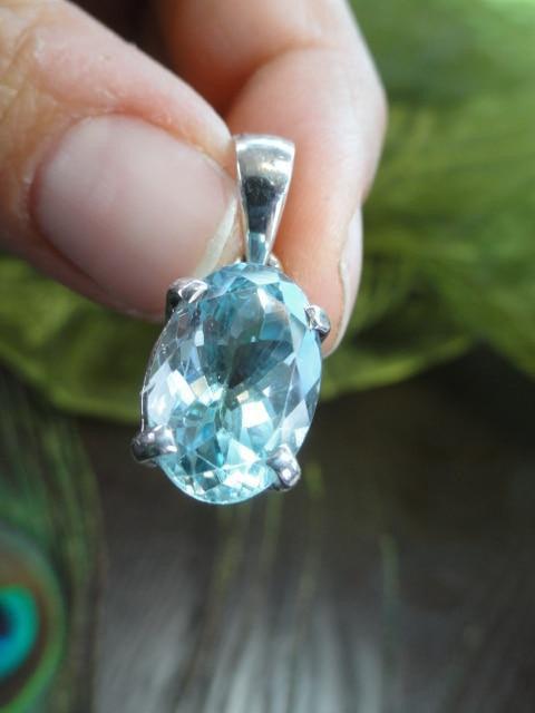 FACETED BLUE TOPAZ PENDANT IN STERLING SILVER - Earth Family Crystals
