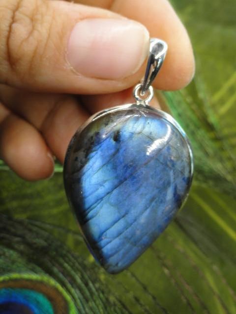 Exquisite BLUE FLASH LABRADORITE PENDANT In Sterling Silver (Includes Silver Chain) - Earth Family Crystals