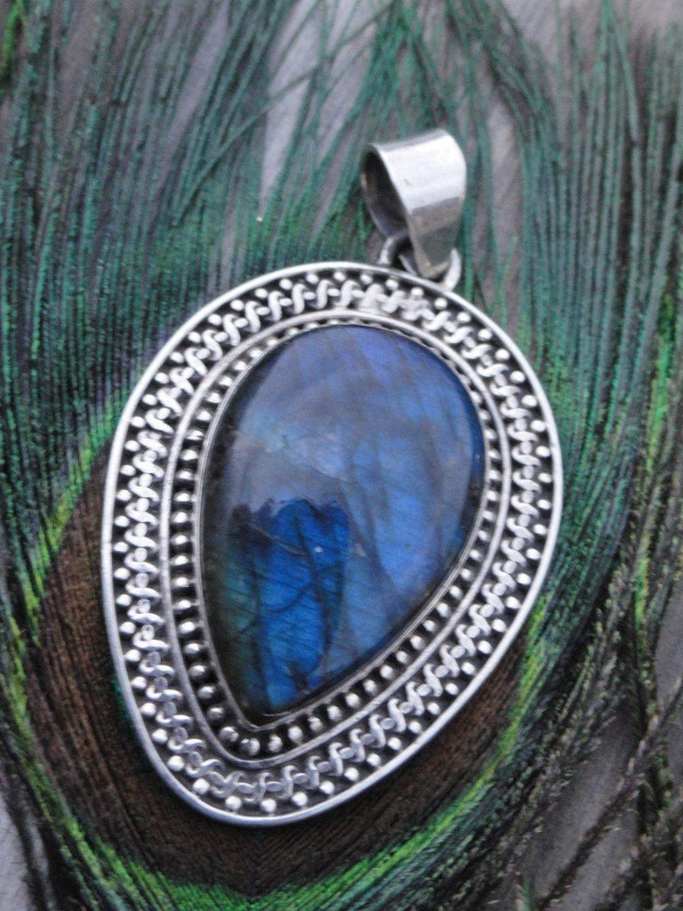 Beautiful Blue Flash LABRADORITE PENDANT In Sterling Silver (Includes Silver Chain) - Earth Family Crystals