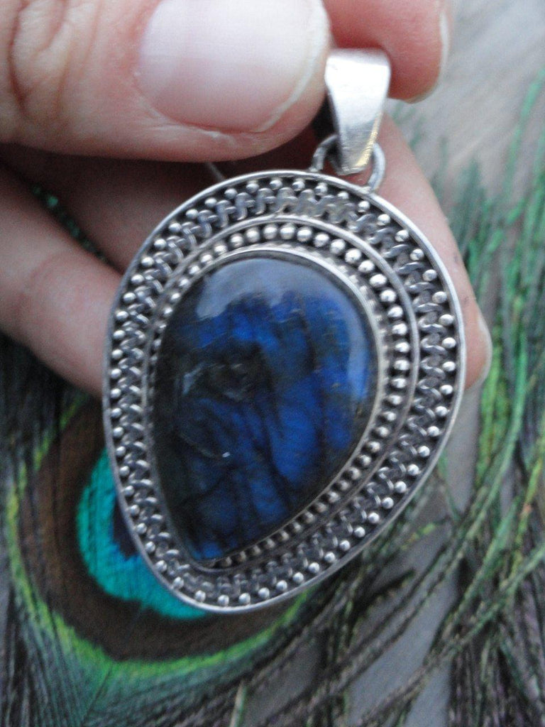 Beautiful Blue Flash LABRADORITE PENDANT In Sterling Silver (Includes Silver Chain) - Earth Family Crystals