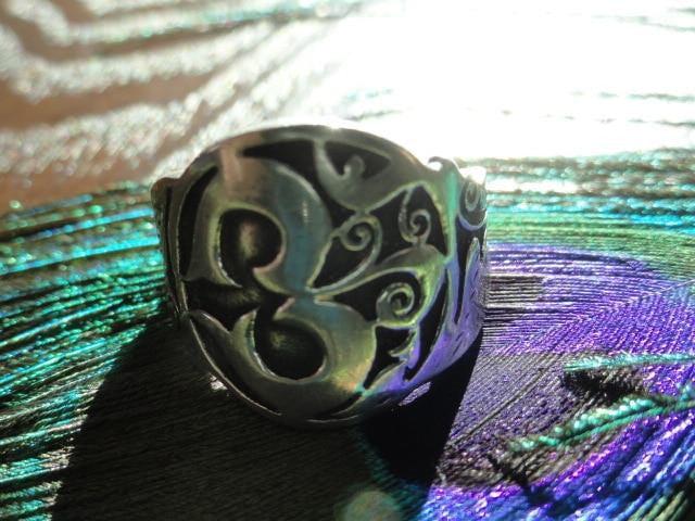 OM Sterling Silver Ring (Size 9) - Earth Family Crystals