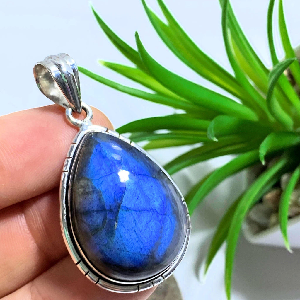 Pretty Blue Flashes Labradorite Sterling Silver Pendant (Includes Silver Chain) - Earth Family Crystals