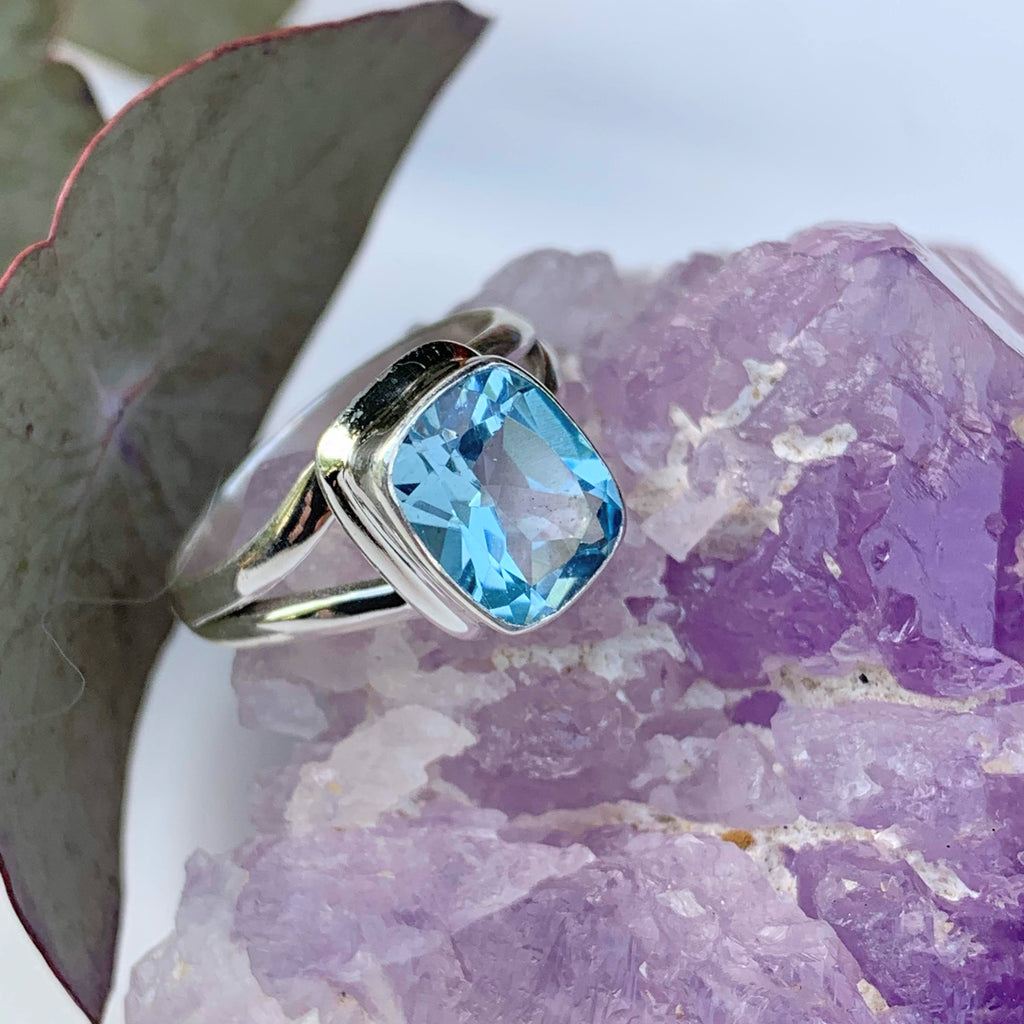 Gorgeous Sky Blue Faceted Blue Topaz Ring in Sterling Silver (Size: 8) - Earth Family Crystals