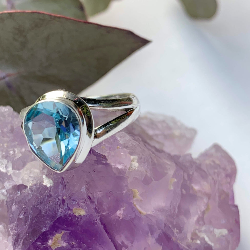 Gorgeous Sky Blue Faceted Blue Topaz Ring in Sterling Silver (Size: 7) - Earth Family Crystals