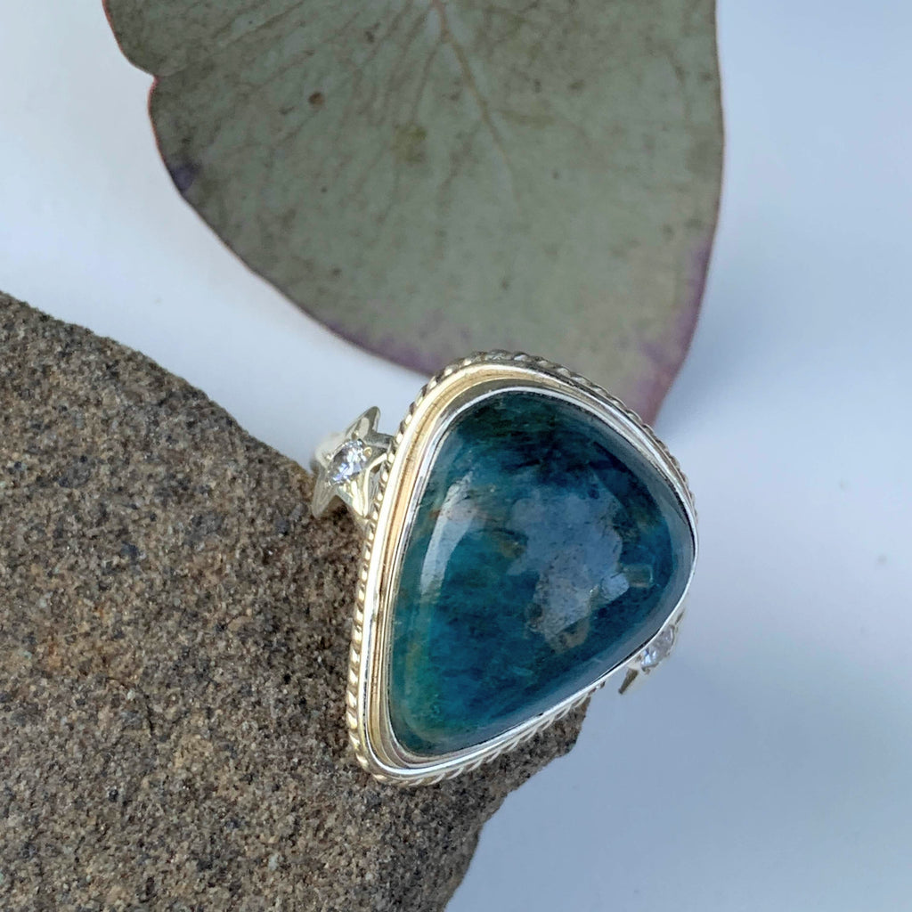 Deep Blue Apatite & Star Design Ring in Sterling Silver (Size 8) - Earth Family Crystals