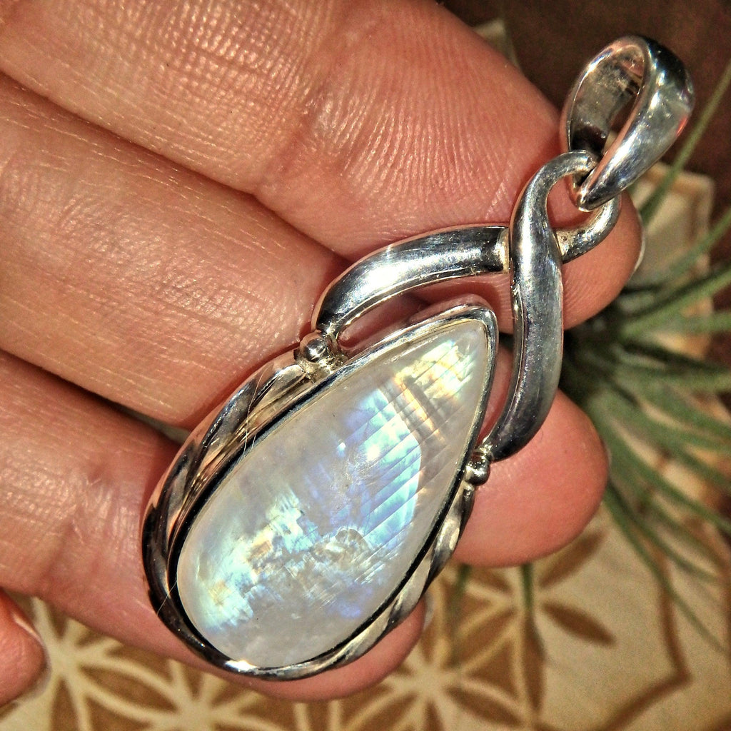 Elegant Rainbow Moonstone Gemstone Pendant in 925 Silver (Includes Silver Chain) 1 - Earth Family Crystals