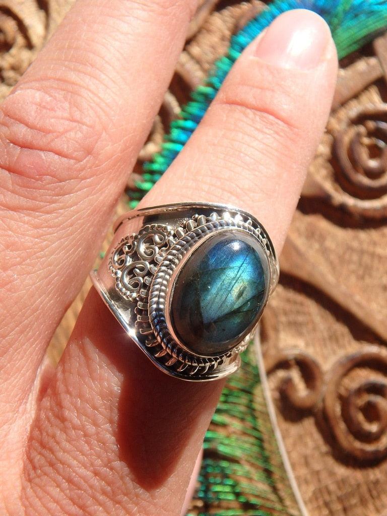 Fancy Design~Green & Blue Flashes Labradorite Gemstone Ring In Sterling Silver (Size 8.5) - Earth Family Crystals