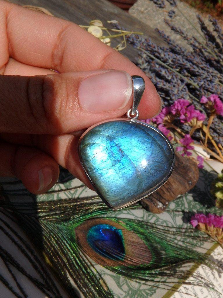 Amazing Blue Flashes Labradorite Pendant In Sterling Silver (Includes Silver Chain) - Earth Family Crystals