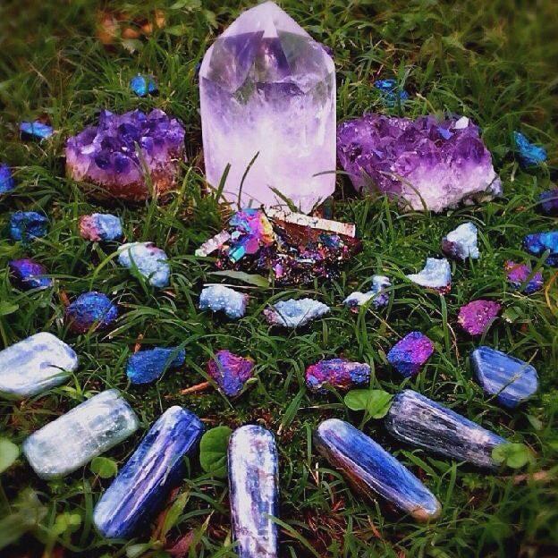 PRIVATE LISTING For Mari** - Earth Family Crystals