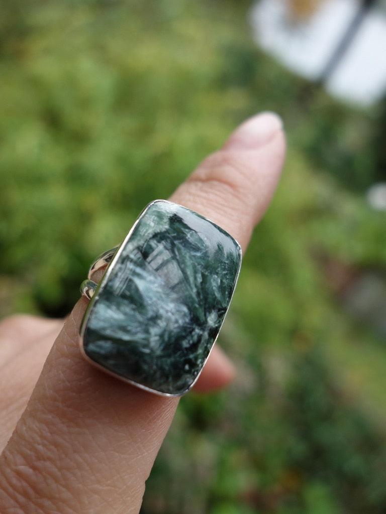 Fascinating Patterns Seraphinite Ring In Sterling Silver (Size 8) - Earth Family Crystals